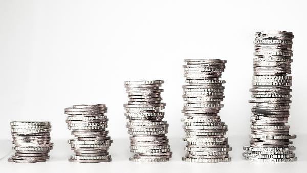 Minimálním mzda, minimální důstojná mzda a průměrná mzda – Víte kolik to je?